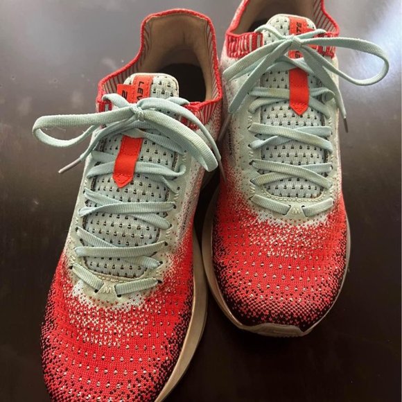 🌟 Elevate Your Style with Brooks Women's Levitate 2 Coral/Blue/Black 9 B US 🌟 - Picture 3 of 5